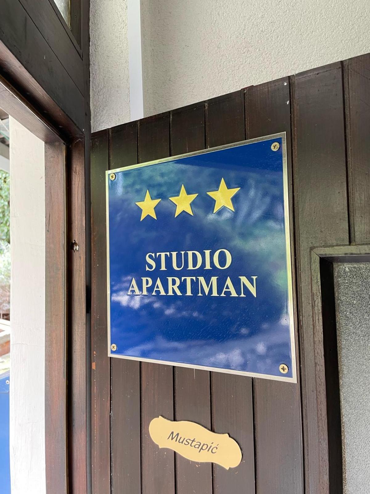 Morska Postelja - Sea Bed Appartement Omiš Buitenkant foto
