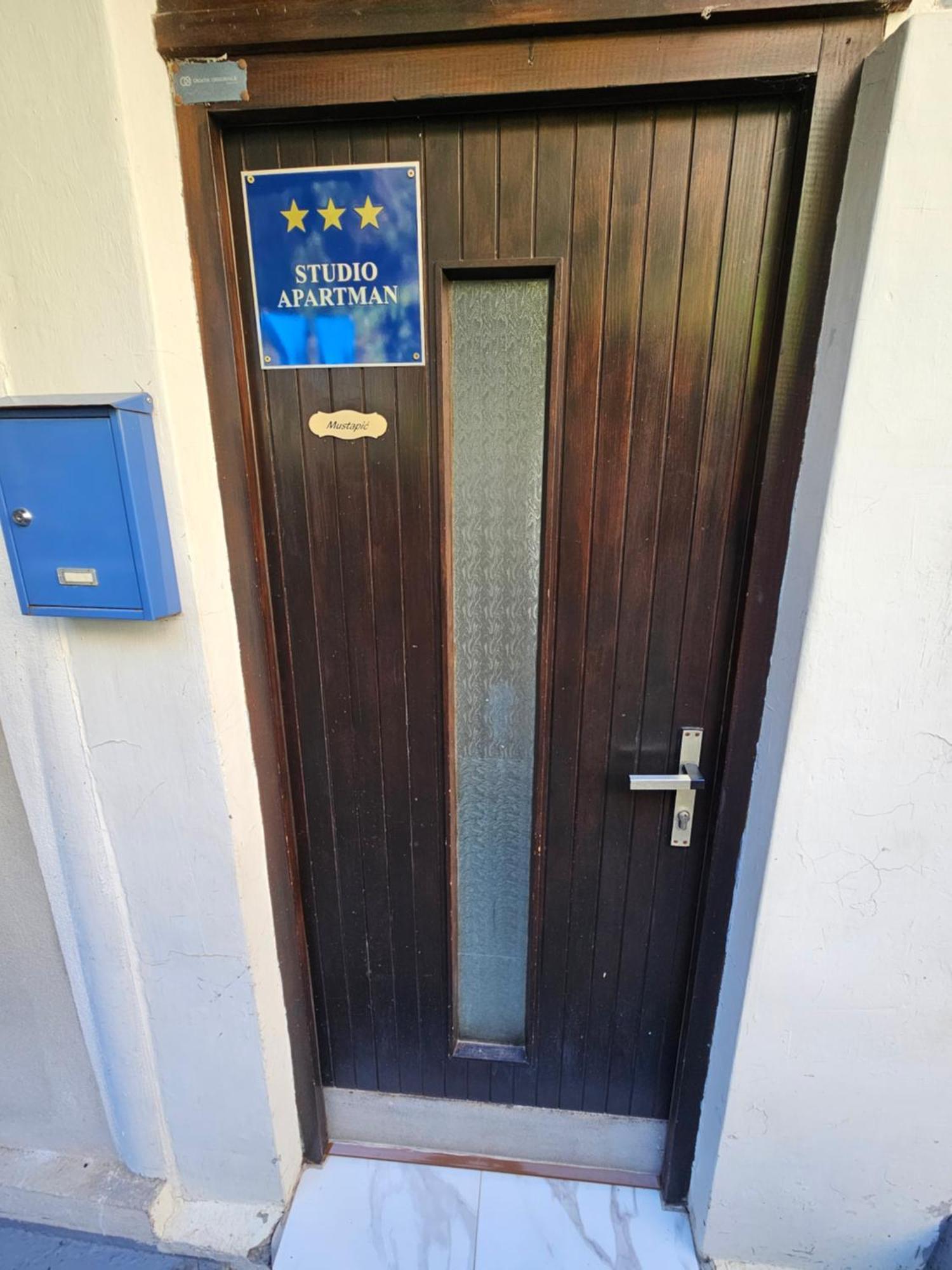Morska Postelja - Sea Bed Appartement Omiš Buitenkant foto